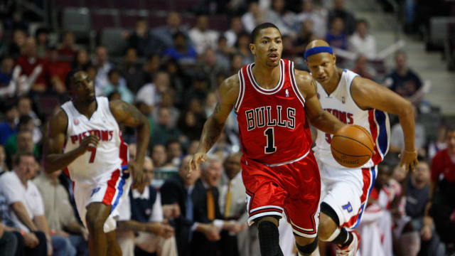 December 31, 2009; Auburn Hills, MI, USA; Chicago Bulls guard Derrick Rose (1)